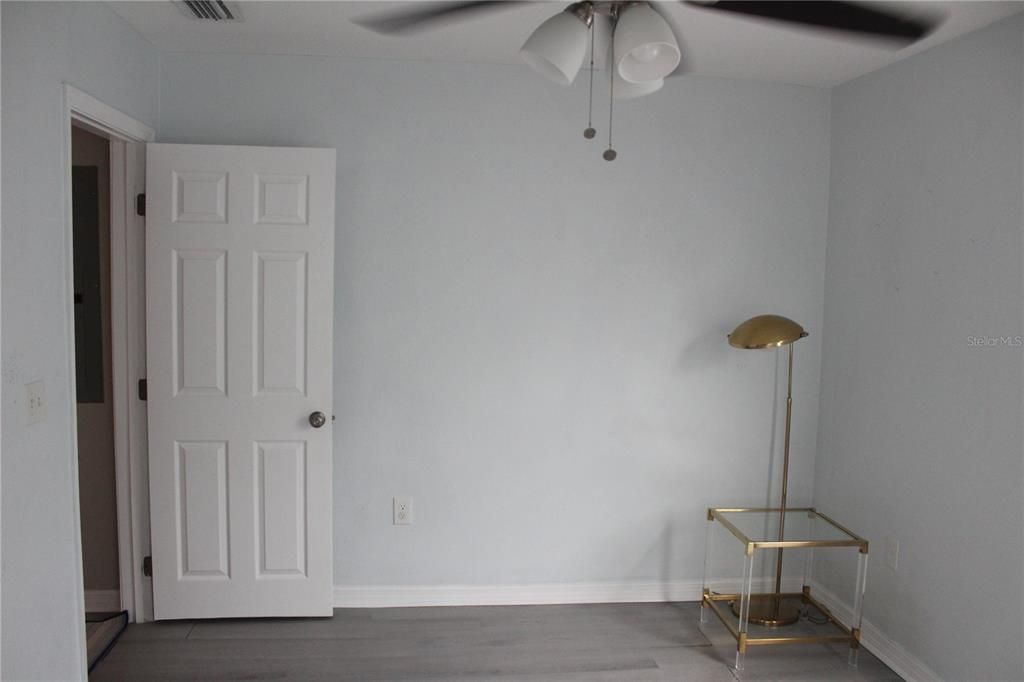 En Venta: $479,000 (4 camas, 2 baños, 1271 Pies cuadrados)