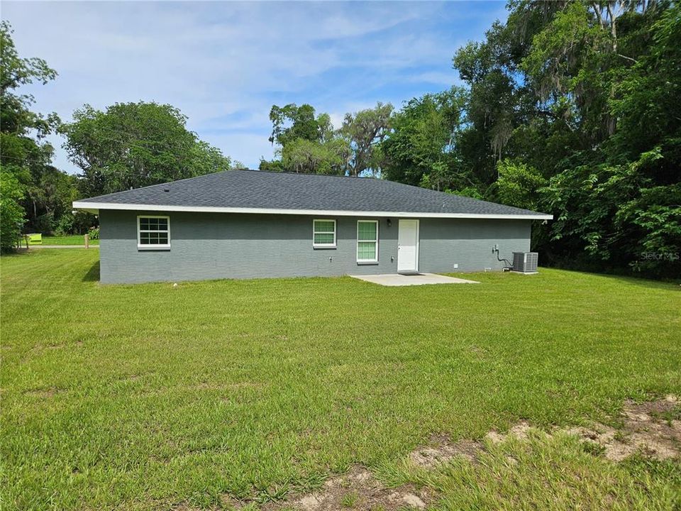 For Sale: $379,000 (3 beds, 2 baths, 1972 Square Feet)