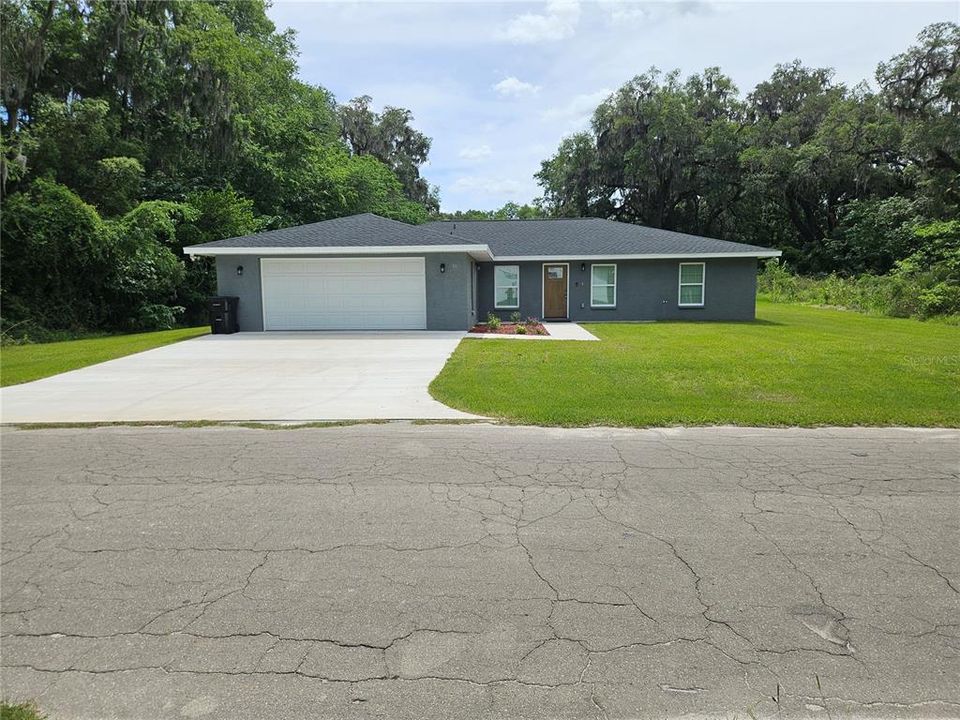 For Sale: $379,000 (3 beds, 2 baths, 1972 Square Feet)