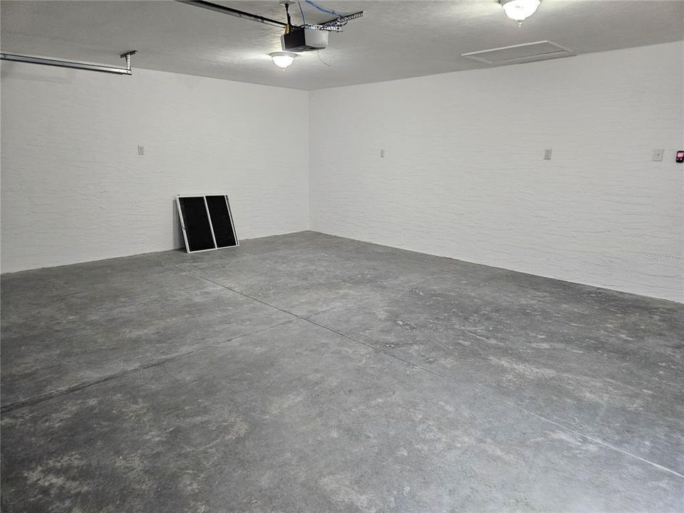 For Sale: $379,000 (3 beds, 2 baths, 1972 Square Feet)