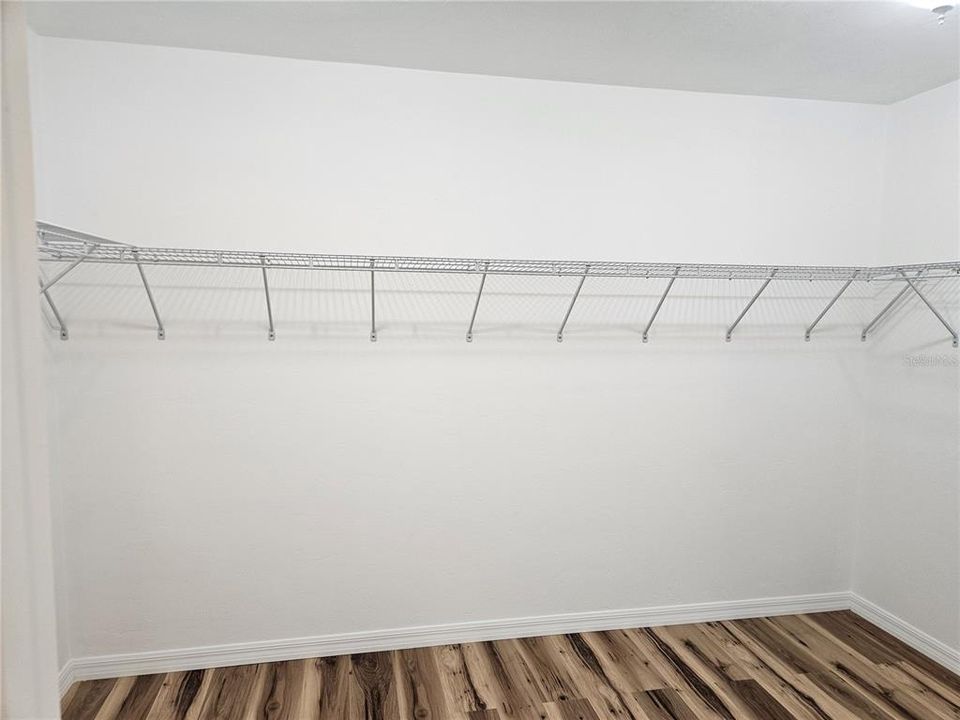 For Sale: $379,000 (3 beds, 2 baths, 1972 Square Feet)