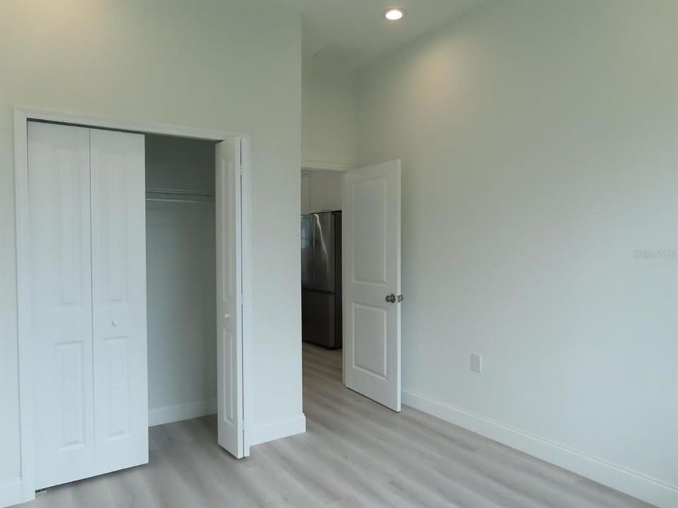 Activo con contrato: $399,999 (4 camas, 2 baños, 1932 Pies cuadrados)