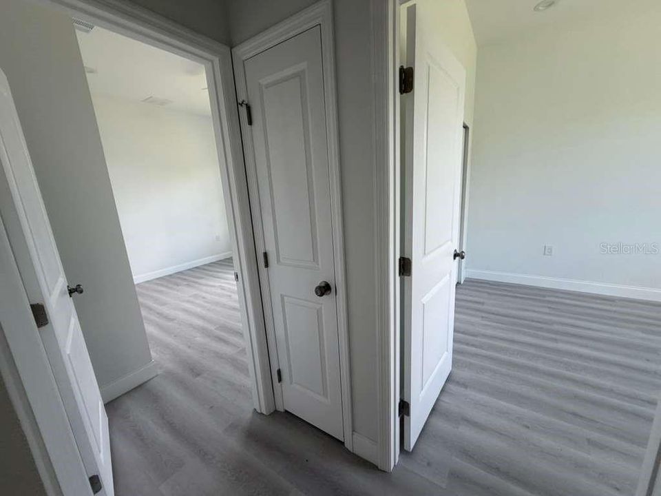 Activo con contrato: $399,999 (4 camas, 2 baños, 1932 Pies cuadrados)