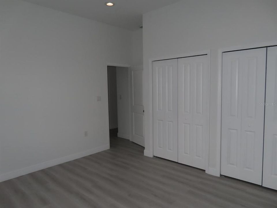Activo con contrato: $399,999 (4 camas, 2 baños, 1932 Pies cuadrados)