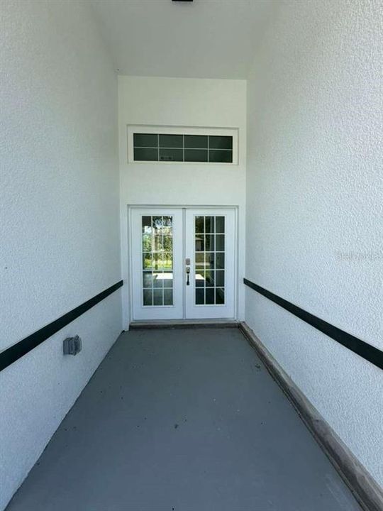 Activo con contrato: $399,999 (4 camas, 2 baños, 1932 Pies cuadrados)