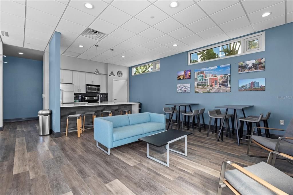 For Sale: $885,000 (2 beds, 2 baths, 1566 Square Feet)