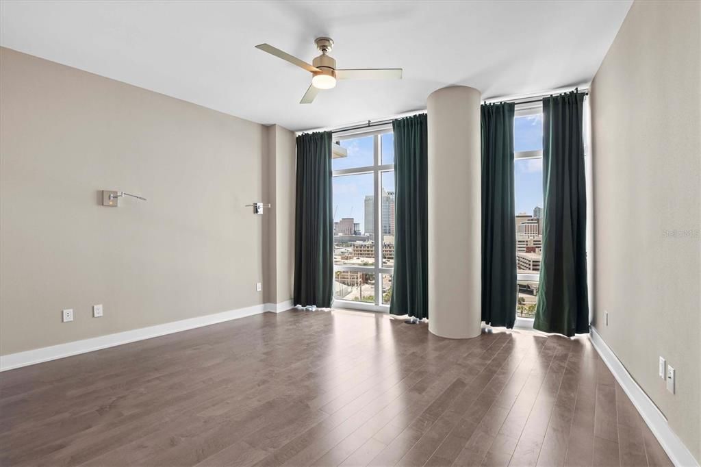 For Sale: $885,000 (2 beds, 2 baths, 1566 Square Feet)