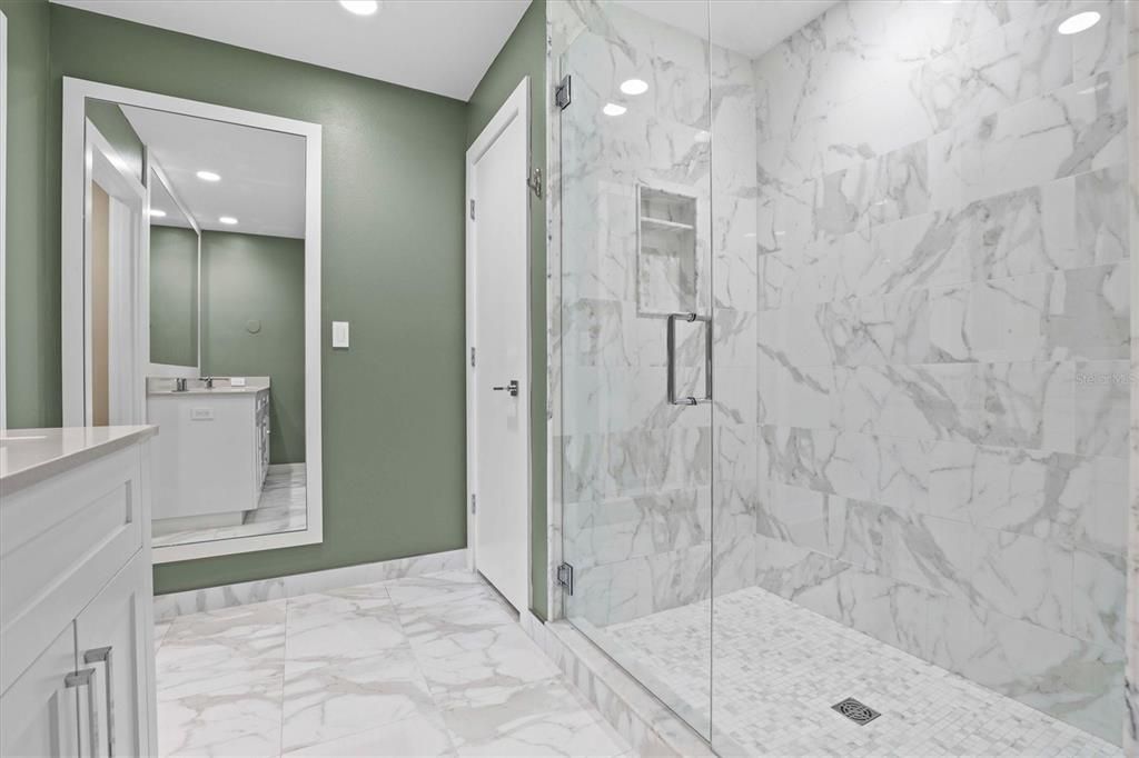 For Sale: $885,000 (2 beds, 2 baths, 1566 Square Feet)