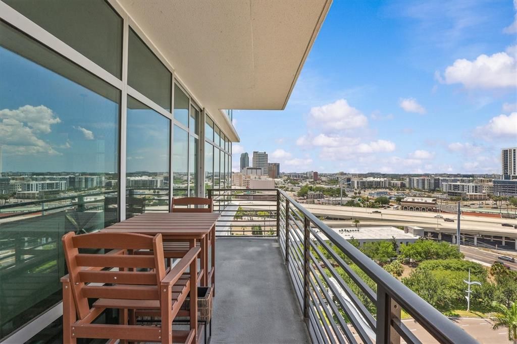 For Sale: $885,000 (2 beds, 2 baths, 1566 Square Feet)