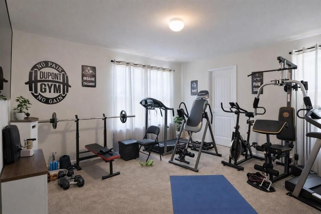 For Sale: $499,900 (5 beds, 2 baths, 2856 Square Feet)