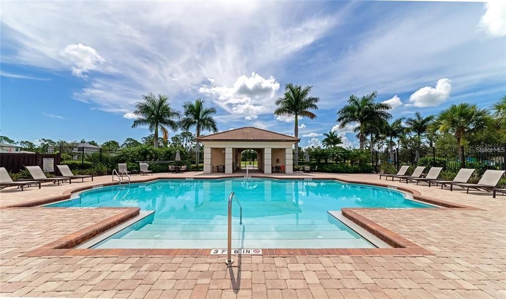 For Sale: $499,900 (5 beds, 2 baths, 2856 Square Feet)