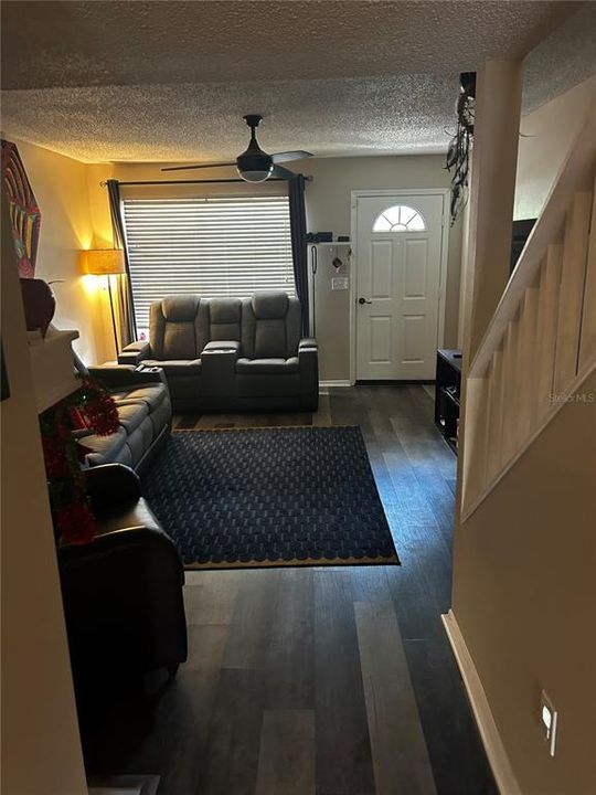 For Sale: $255,000 (3 beds, 2 baths, 1288 Square Feet)