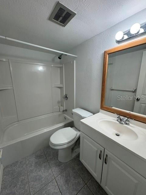 В аренду: $1,700 (2 спален, 1 ванн, 716 Квадратных фут)