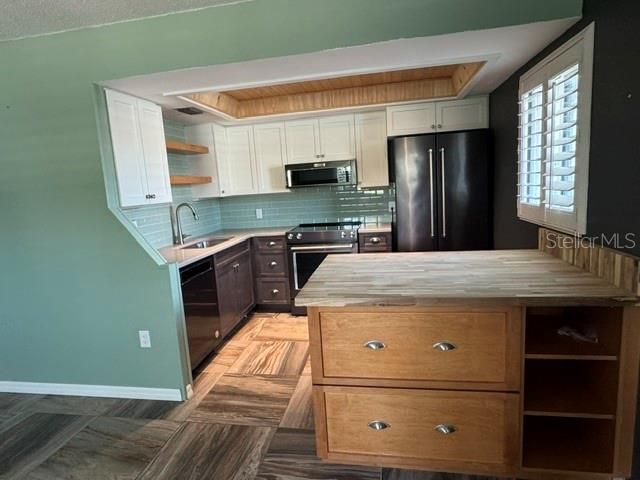 В аренду: $1,700 (2 спален, 1 ванн, 716 Квадратных фут)
