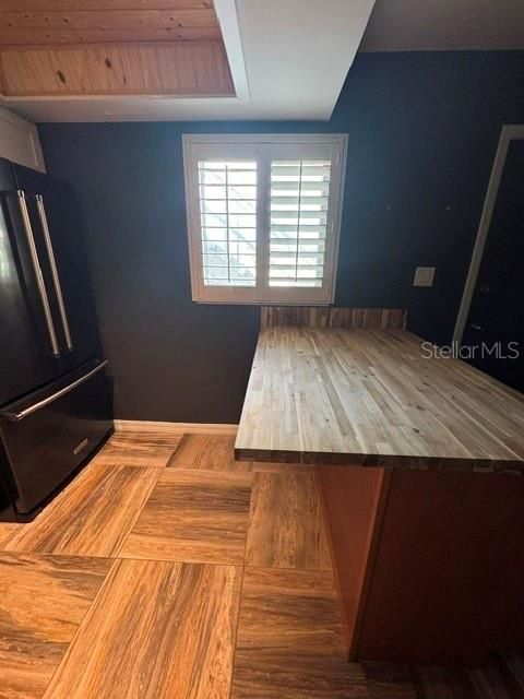 В аренду: $1,700 (2 спален, 1 ванн, 716 Квадратных фут)