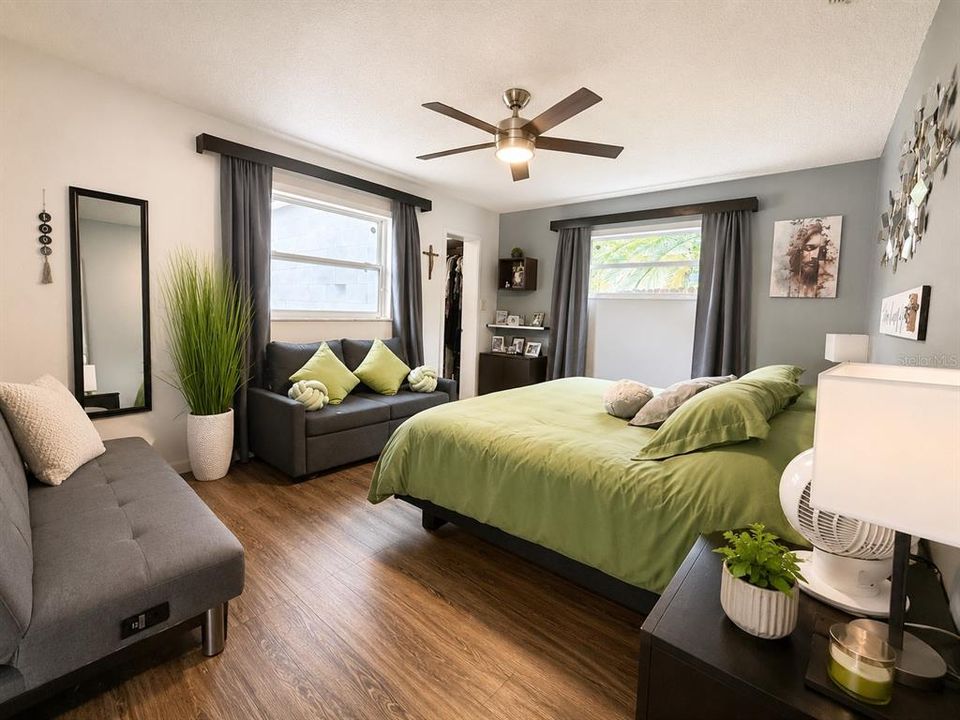На продажу: $395,000 (3 спален, 1 ванн, 1500 Квадратных фут)