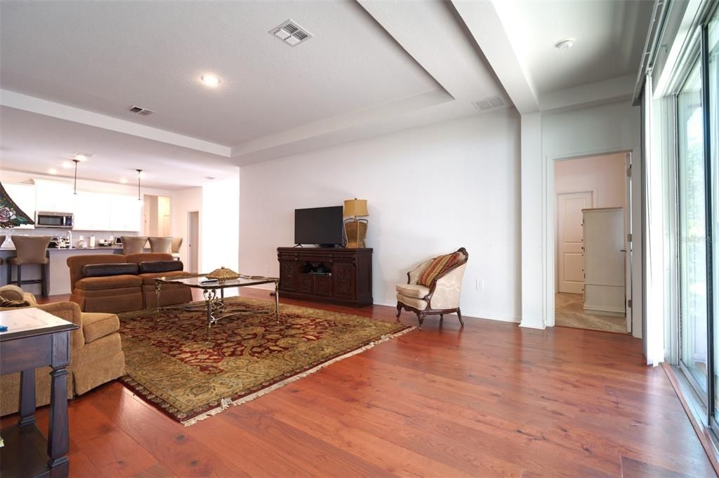 En Venta: $560,000 (4 camas, 3 baños, 2909 Pies cuadrados)