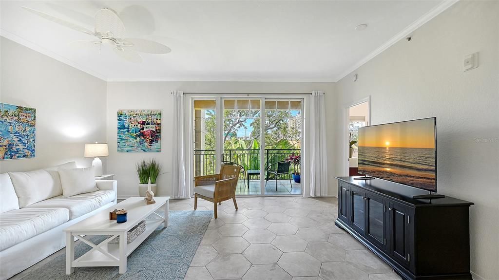 En Venta: $369,000 (1 camas, 1 baños, 867 Pies cuadrados)
