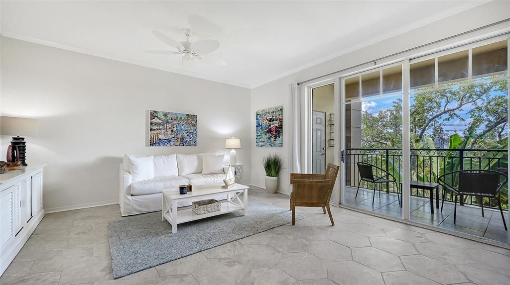 En Venta: $369,000 (1 camas, 1 baños, 867 Pies cuadrados)