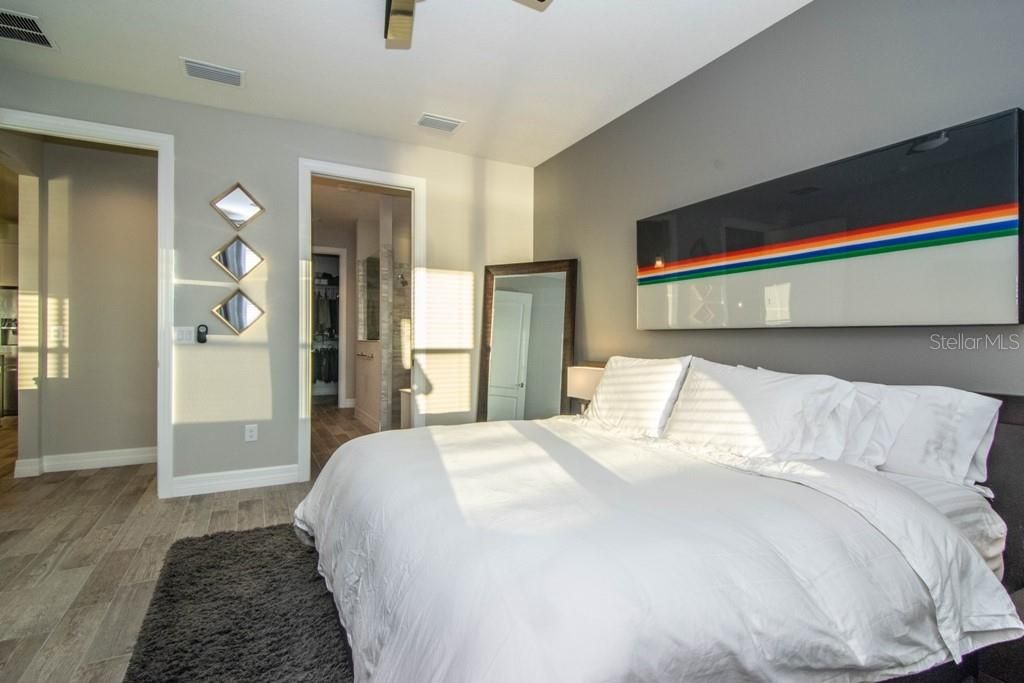 For Rent: $3,195 (3 beds, 2 baths, 2007 Square Feet)