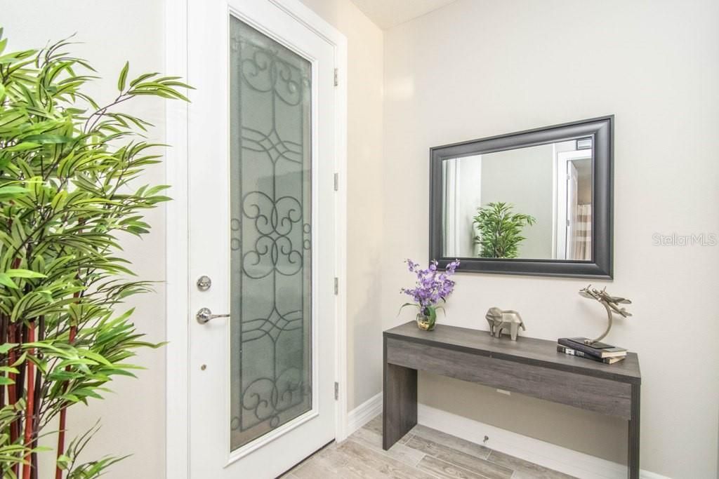 For Rent: $3,195 (3 beds, 2 baths, 2007 Square Feet)