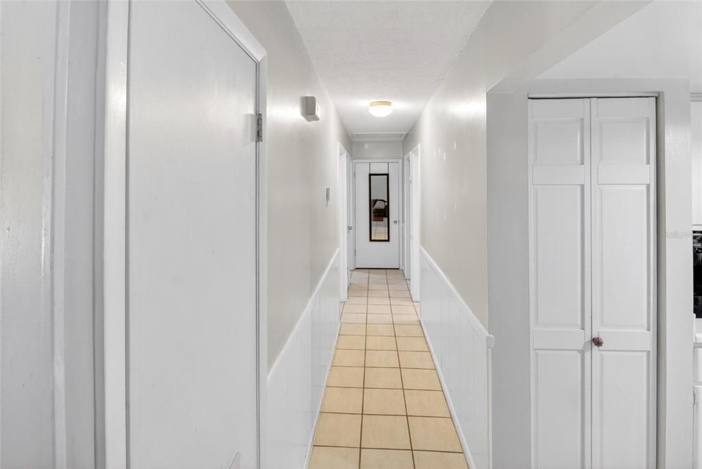For Sale: $299,900 (3 beds, 2 baths, 1215 Square Feet)