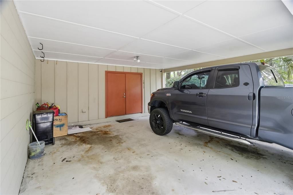 For Sale: $299,900 (3 beds, 2 baths, 1215 Square Feet)