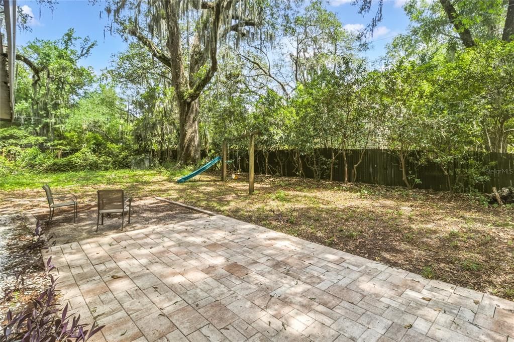 For Sale: $299,900 (3 beds, 2 baths, 1215 Square Feet)