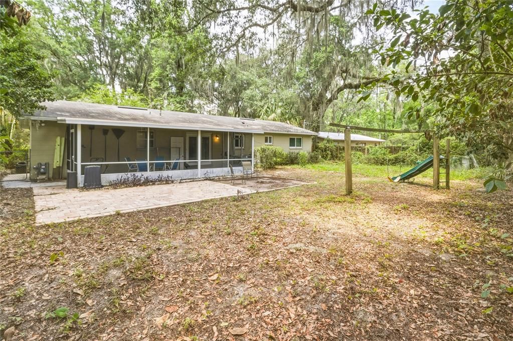 For Sale: $299,900 (3 beds, 2 baths, 1215 Square Feet)