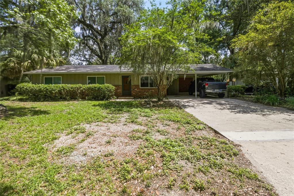 For Sale: $299,900 (3 beds, 2 baths, 1215 Square Feet)