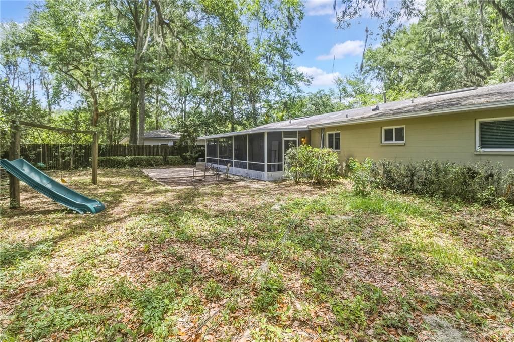 For Sale: $299,900 (3 beds, 2 baths, 1215 Square Feet)