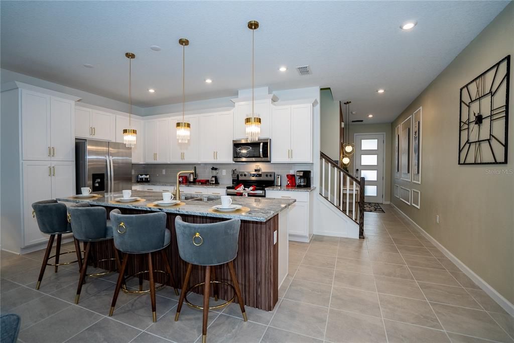 For Sale: $630,000 (5 beds, 4 baths, 2304 Square Feet)