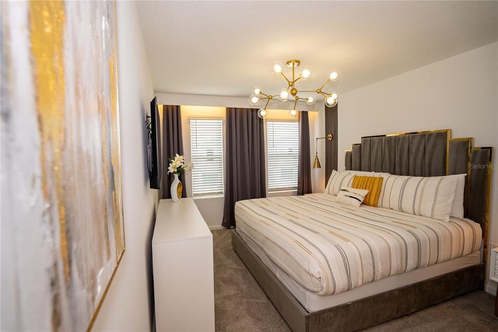 For Sale: $630,000 (5 beds, 4 baths, 2304 Square Feet)