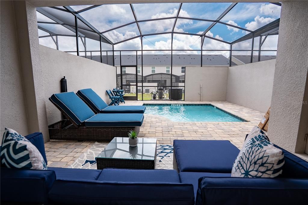 For Sale: $630,000 (5 beds, 4 baths, 2304 Square Feet)