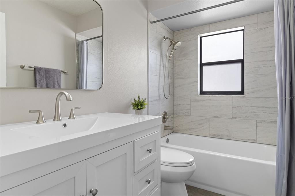 For Sale: $256,000 (2 beds, 2 baths, 1322 Square Feet)