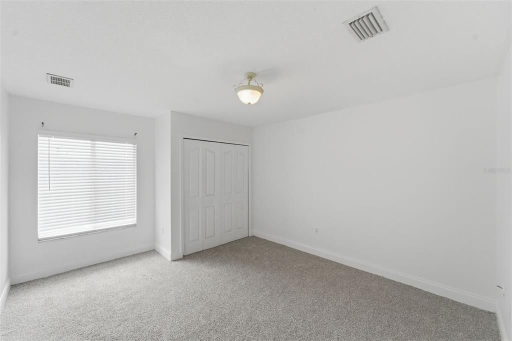 For Sale: $349,900 (4 beds, 3 baths, 1906 Square Feet)