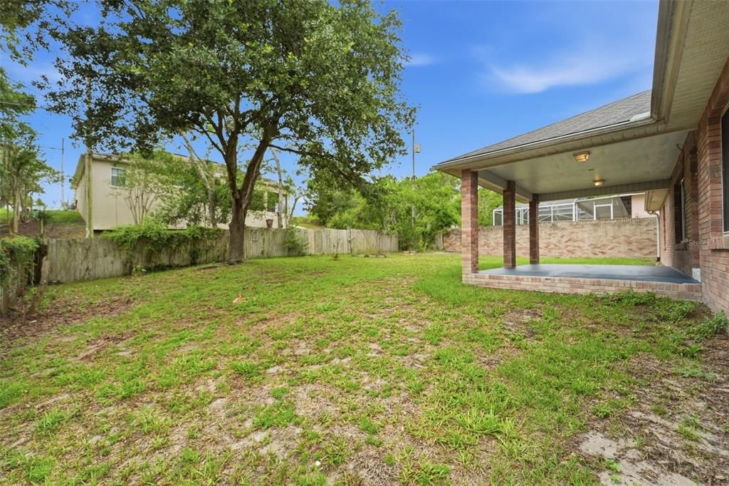 For Sale: $349,900 (4 beds, 3 baths, 1906 Square Feet)