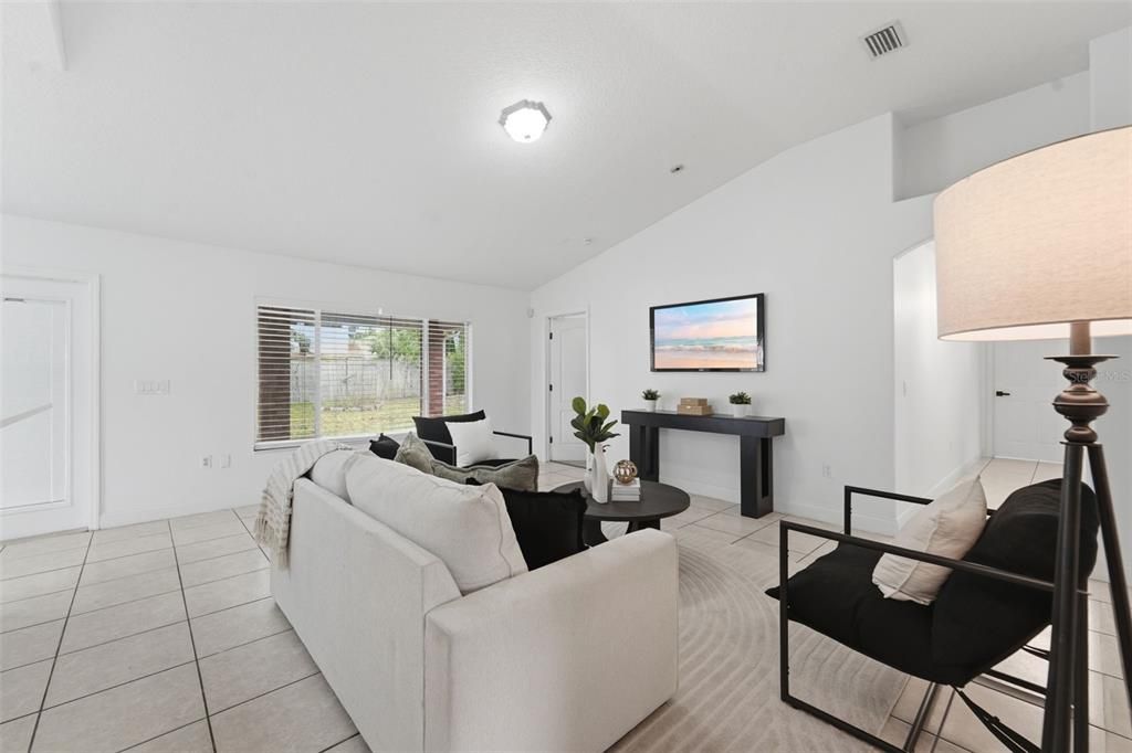 For Sale: $349,900 (4 beds, 3 baths, 1906 Square Feet)