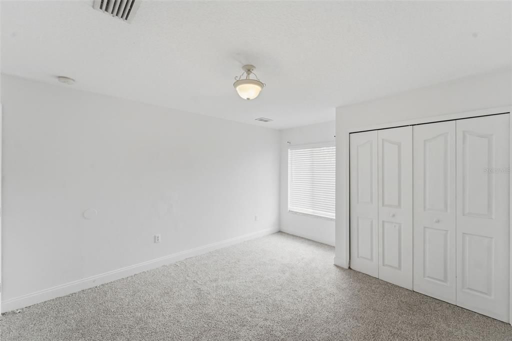 For Sale: $349,900 (4 beds, 3 baths, 1906 Square Feet)
