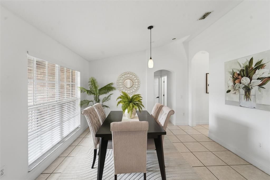 For Sale: $349,900 (4 beds, 3 baths, 1906 Square Feet)