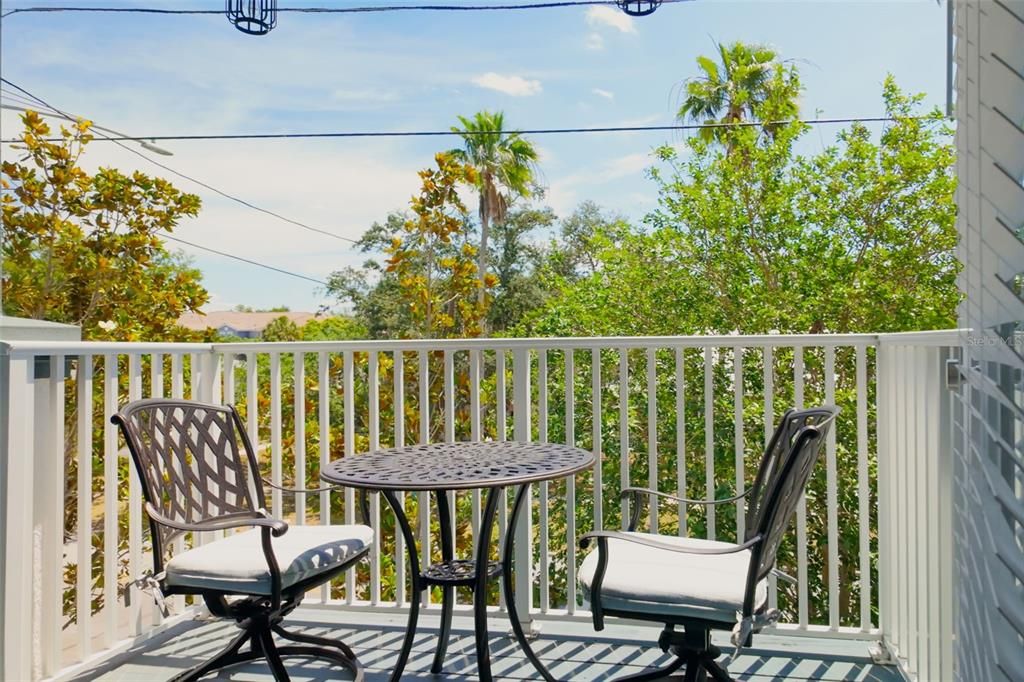 For Sale: $650,000 (3 beds, 3 baths, 1827 Square Feet)