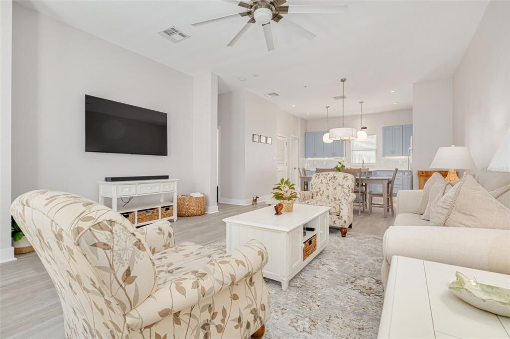 For Sale: $650,000 (3 beds, 3 baths, 1827 Square Feet)
