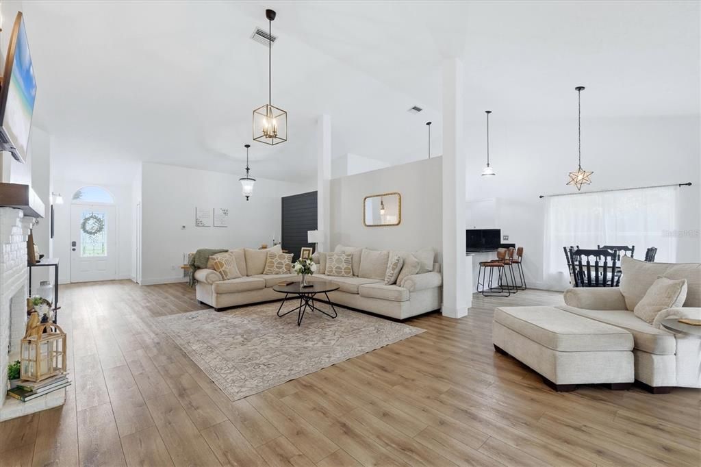 For Sale: $649,000 (3 beds, 2 baths, 1873 Square Feet)