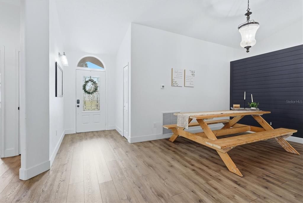 For Sale: $649,000 (3 beds, 2 baths, 1873 Square Feet)