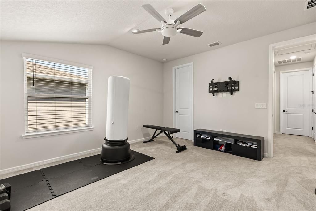 For Sale: $929,000 (5 beds, 5 baths, 4495 Square Feet)
