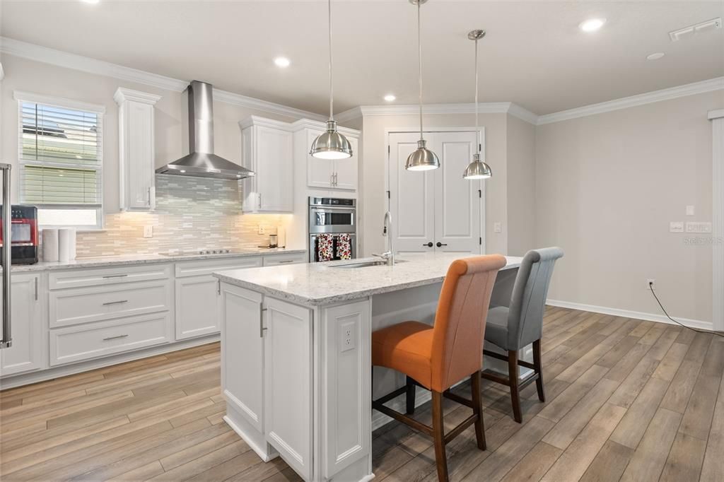 For Sale: $929,000 (5 beds, 5 baths, 4495 Square Feet)