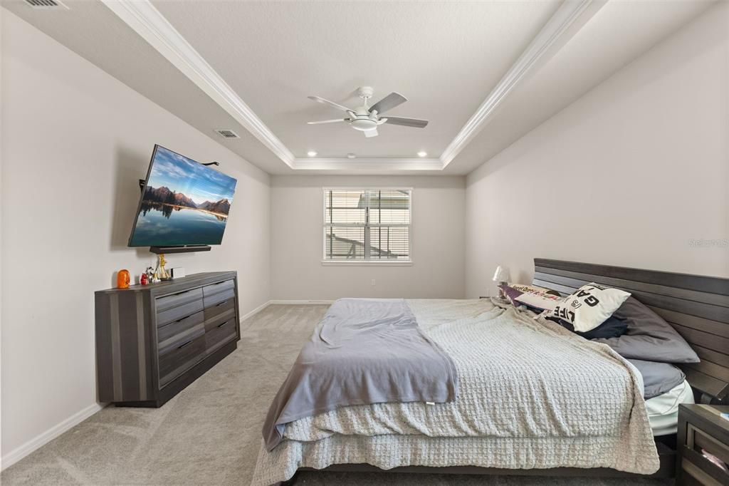 For Sale: $929,000 (5 beds, 5 baths, 4495 Square Feet)