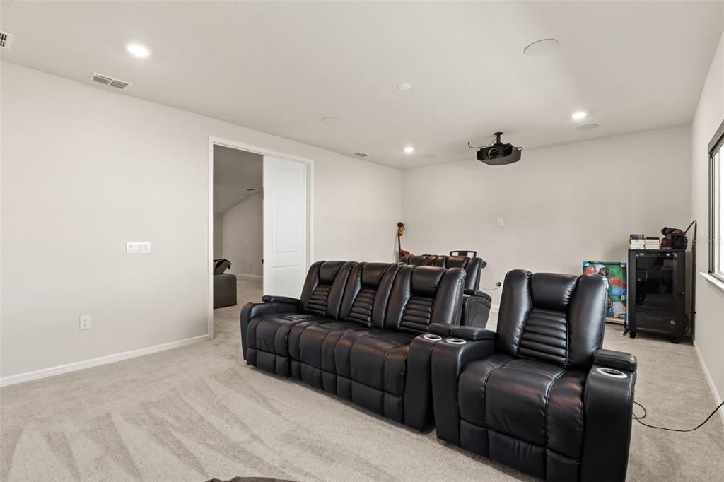 For Sale: $929,000 (5 beds, 5 baths, 4495 Square Feet)