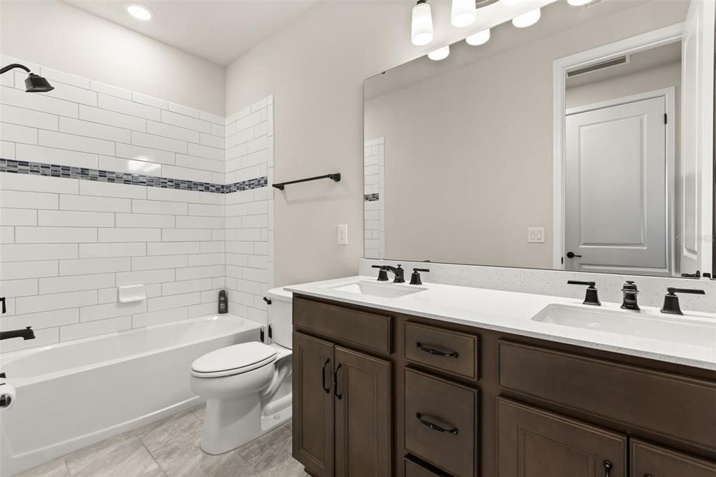 For Sale: $929,000 (5 beds, 5 baths, 4495 Square Feet)
