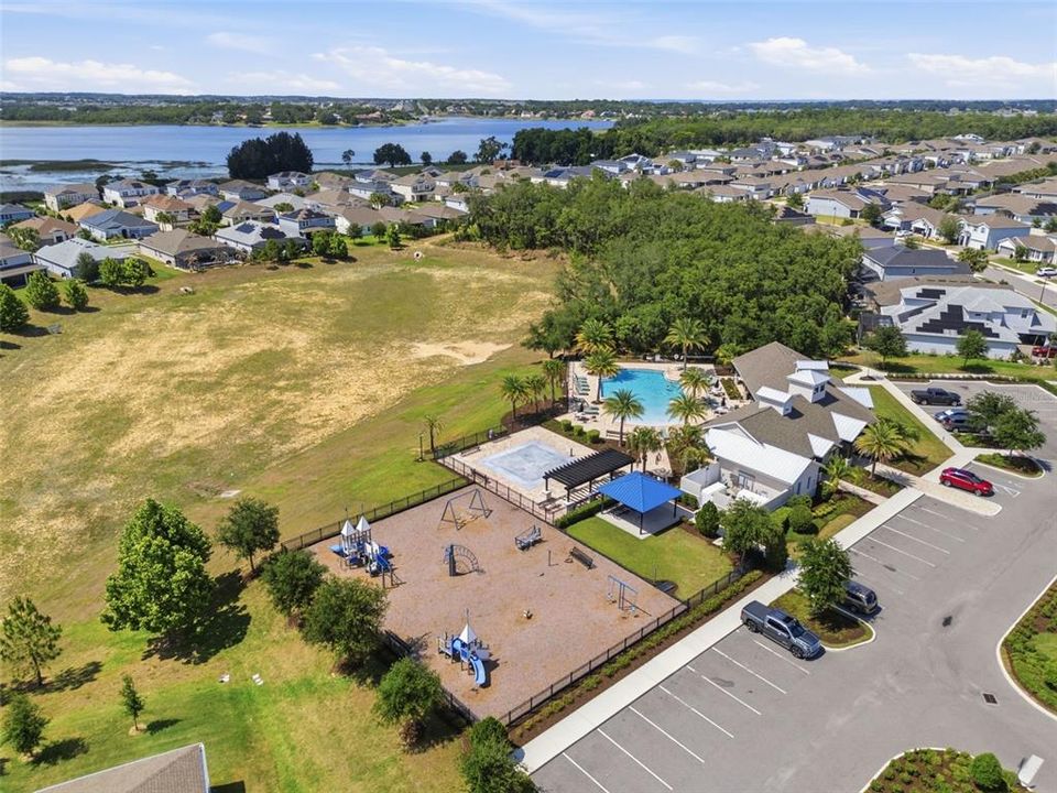 For Sale: $929,000 (5 beds, 5 baths, 4495 Square Feet)